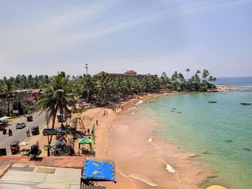 Hotel Dolphin Hikkaduwa Bagian luar foto