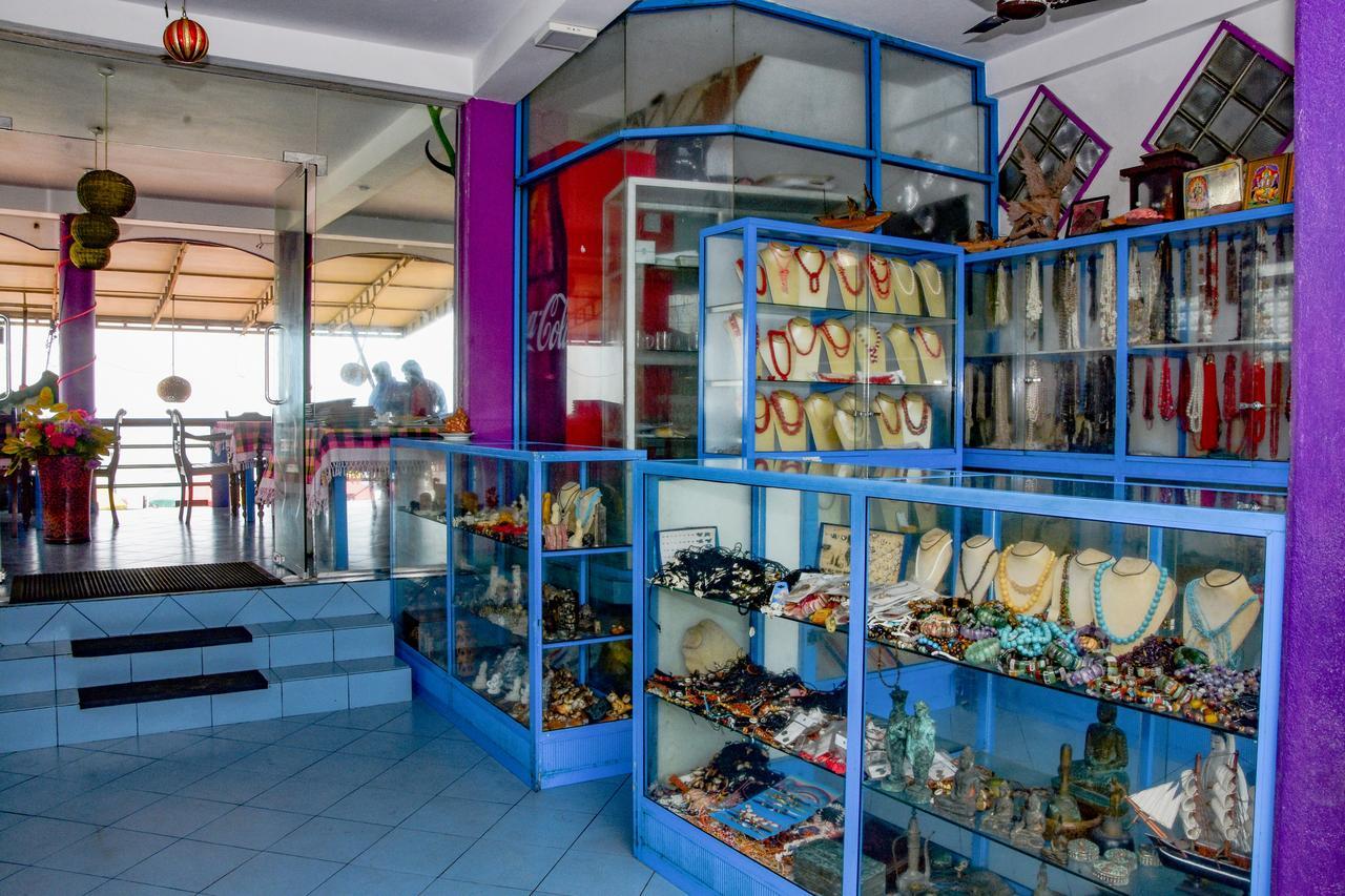 Hotel Dolphin Hikkaduwa Bagian luar foto