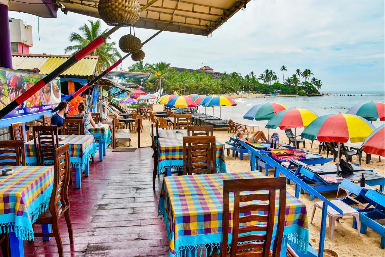 Hotel Dolphin Hikkaduwa Bagian luar foto