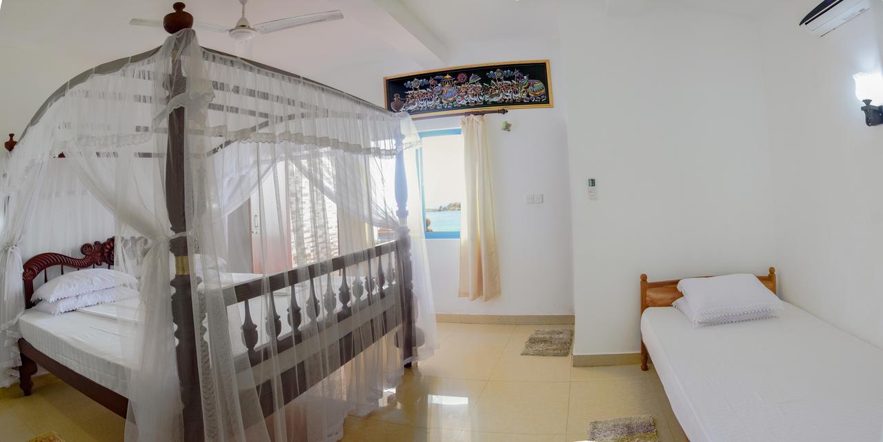 Hotel Dolphin Hikkaduwa Bagian luar foto